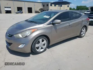 2013 Hyundai Elantra Limited z VIN 5NPDH4AE5DH299859, wystawiony jako Copart lot #57851055 z przebiegiem 179 928 mil mil oraz Szkoda całkowita • Salvage title. Historia ofert i sprzedaży dostępna na DreamBid. Obrazek 1.