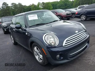 2013 MINI Hardtop z VIN WMWSU3C56DT547099, wystawiony jako IAAI lot #42166823 z przebiegiem 138 700 mil mil oraz . Historia ofert i sprzedaży dostępna na DreamBid. Obrazek 1.