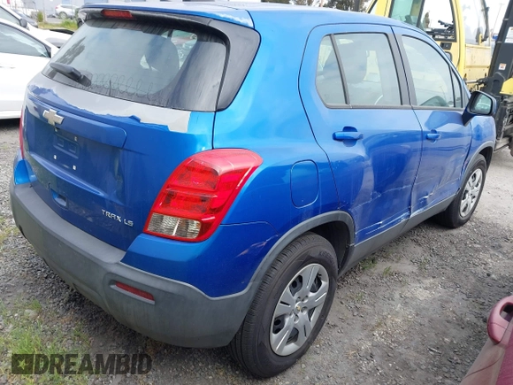 2015 Chevrolet Trax LS with VIN KL7CJKSB9FB197233, listed as a IAAI auction lot 41198111 with 54,889 mi miles. Bid and sale history available at carsss.com. Image 4.