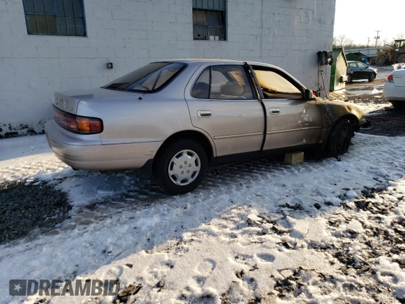1994 Toyota Camry LE with VIN 4T1SK12E4RU448440, listed as a Copart auction lot 44557205 with 86,871 mi miles and Salvage Title. Bid and sale history available at carsss.com. Image 3.