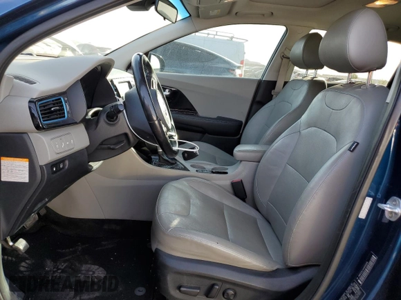 2017 Kia Niro Touring with VIN KNDCE3LC4H5051036, listed as a Copart auction lot 46195635 with 75,971 mi miles and Clean Title. Bid and sale history available at carsss.com. Image 7.