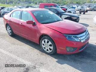 2011 Ford Fusion SE with VIN 3FAHP0HA9BR113305, listed as a IAAI auction lot 42112161 with 217,618 mi miles. Bid and sale history available at carsss.com. Image 1.