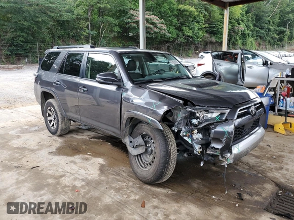 2023 Toyota 4Runner TRD Off Road Premium z VIN JTERU5JR8P6100209, wystawiony jako Copart lot #61629095 z przebiegiem 17 031 mil mil oraz Szkoda całkowita • Salvage title. Historia ofert i sprzedaży dostępna na DreamBid. Obrazek 4.