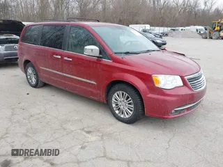 2015 Chrysler Town & Country Touring L z VIN 2C4RC1CGXFR526616, wystawiony jako IAAI lot #41891350 z przebiegiem 181 944 mil mil oraz . Historia ofert i sprzedaży dostępna na DreamBid. Obrazek 1.