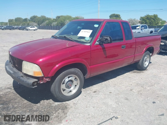 2000 GMC Sonoma SLS with VIN 1GTCS1952YK258239, listed as a IAAI auction lot 41789965 with 151,639 mi miles. Bid and sale history available at carsss.com. Image 2.