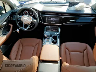 2024 Audi Q7 Premium Plus z VIN WA1LXBF74RD010118, wystawiony jako Copart lot #59724545 z przebiegiem 7 641 mil mil oraz Szkoda całkowita • Salvage title. Historia ofert i sprzedaży dostępna na DreamBid. Obrazek 8.