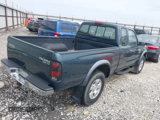 1998 Toyota Tacoma with VIN 4TAWN72N8WZ008439, listed as a IAAI auction lot 42000059 with 197,960 mi miles and . Bid and sale history available at DreamBid. Image 4.