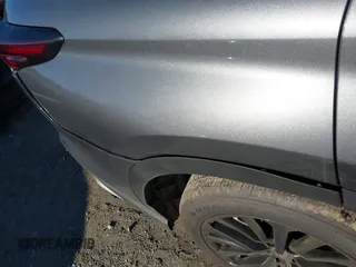 2024 Toyota Highlander LE z VIN 5TDKDRBH3RS531823, wystawiony jako IAAI lot #41769437 z przebiegiem 27 754 mil mil oraz . Historia ofert i sprzedaży dostępna na DreamBid. Obrazek 18.