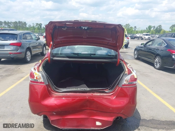 2015 Nissan Altima 2.5 S with VIN 1N4AL3AP4FC455035, listed as a IAAI auction lot 41997177 with 182,329 mi miles. Bid and sale history available at carsss.com. Image 16.