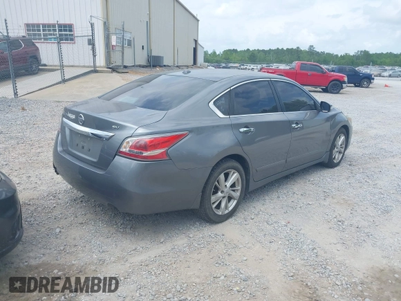 2015 Nissan Altima SV z VIN 1N4AL3AP9FC575493, wystawiony jako IAAI lot #42065104 z przebiegiem 230 291 mil mil oraz . Historia ofert i sprzedaży dostępna na DreamBid. Obrazek 4.