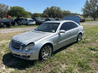2007 Mercedes-Benz E 350 z VIN WDBUF56XX7B076632, wystawiony jako Copart lot #49129475 z przebiegiem 130 410 mil mil oraz Szkoda całkowita • Salvage title. Historia ofert i sprzedaży dostępna na DreamBid. Obrazek 2.