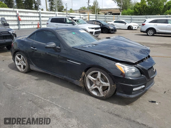 2014 Mercedes-Benz SLK 350 z VIN WDDPK5HA6EF091935, wystawiony jako Copart lot #62969735 z przebiegiem 72 049 mil mil oraz Szkoda całkowita • Salvage title. Historia ofert i sprzedaży dostępna na DreamBid. Obrazek 4.