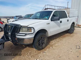 2008 Ford F-150 XLT z VIN 1FTPW14VX8KC56557, wystawiony jako IAAI lot #41809886 z przebiegiem 231 174 mil mil oraz . Historia ofert i sprzedaży dostępna na DreamBid. Obrazek 17.