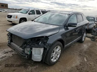 2015 Volvo XC60 T5 z VIN YV4612RK3F2633576, wystawiony jako Copart lot #49706795 z przebiegiem 114 086 mil mil oraz Szkoda całkowita • Salvage title. Historia ofert i sprzedaży dostępna na DreamBid. Obrazek 1.