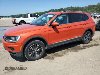 2018 Volkswagen Tiguan SEL z VIN 3VV3B7AX0JM020910, wystawiony jako Copart lot #51300225 z przebiegiem 128 398 mil mil oraz Szkoda całkowita • Salvage title. Historia ofert i sprzedaży dostępna na DreamBid. Obrazek 1.