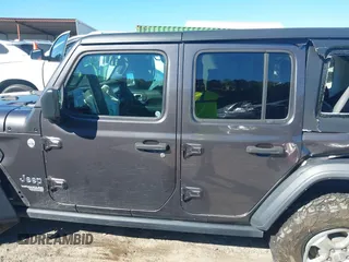 2020 Jeep Wrangler Unlimited Sport S with VIN 1C4HJXDG1LW237405, listed as a IAAI auction lot 40631451 with 60,256 mi miles and . Bid and sale history available at DreamBid. Image 14.
