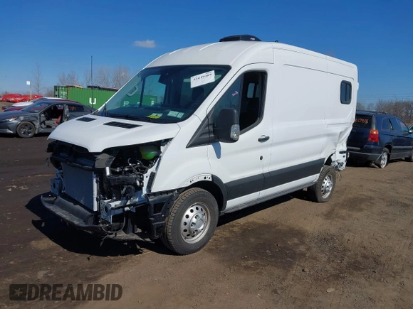 2023 Ford Transit z VIN 1FTYE2C84PKB90935, wystawiony jako IAAI lot #41649489 z przebiegiem 3 272 mil mil oraz . Historia ofert i sprzedaży dostępna na DreamBid. Obrazek 22.