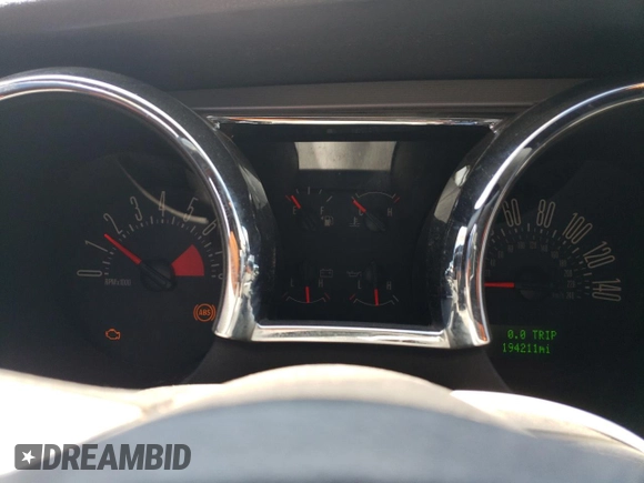 2005 Ford Mustang GT Deluxe z VIN 1ZVHT82H355259178, wystawiony jako Copart lot #55663555 z przebiegiem 194 211 mil mil oraz Szkoda całkowita • Salvage title. Historia ofert i sprzedaży dostępna na DreamBid. Obrazek 9.