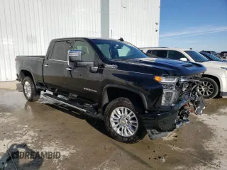 2022 Chevrolet Silverado 3500HD High Country with VIN 2GC4YVEY5N1226357, listed as a Copart auction lot 41872035 with 10,950 mi miles and Clean Title. Bid and sale history available at carsss.com. Image 4.