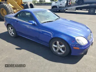 2001 Mercedes-Benz SLK 230/320 z VIN WDBKK65F71F221756, wystawiony jako Copart lot #51712125 z przebiegiem 194 101 mil mil oraz Czysty tytuł • Clean title. Historia ofert i sprzedaży dostępna na DreamBid. Obrazek 4.