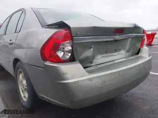 2006 Chevrolet Malibu LT w/0LT with VIN 1G1ZT51F06F212054, listed as a IAAI auction lot 41473761 with 152,198 mi miles. Bid and sale history available at carsss.com. Image 6.