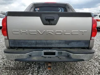 2003 Chevrolet Avalanche z VIN 3GNEC13T93G290660, wystawiony jako Copart lot #52621175 z przebiegiem 288 025 mil mil oraz Czysty tytuł • Clean title. Historia ofert i sprzedaży dostępna na DreamBid. Obrazek 6.