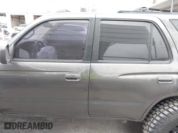 1998 Toyota 4Runner SR5 z VIN JT3GN86R3W0082047, wystawiony jako IAAI lot #42030018 z przebiegiem 259 894 mil mil oraz . Historia ofert i sprzedaży dostępna na DreamBid. Obrazek 13.