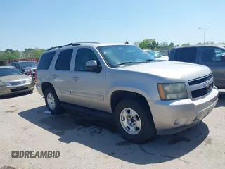 2009 Chevrolet Tahoe 2LT z VIN 1GNFC23049R292499, wystawiony jako IAAI lot #41874306 z przebiegiem 237 174 mil mil oraz . Historia ofert i sprzedaży dostępna na DreamBid. Obrazek 1.