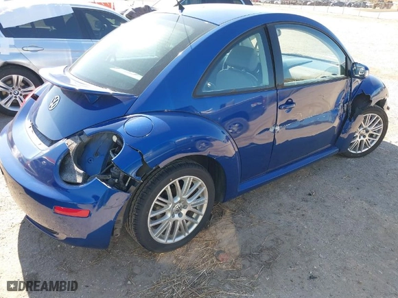 2007 Volkswagen New Beetle Coupe with VIN 3VWPW31C67M504497, listed as a IAAI auction lot 41288271 with 85,422 mi miles. Bid and sale history available at carsss.com. Image 6.