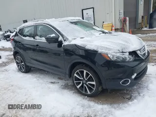 2017 Nissan Rogue Sport SL with VIN JN1BJ1CR8HW118668, listed as a IAAI auction lot 41037053 with 86,598 mi miles. Bid and sale history available at carsss.com. Image 1.