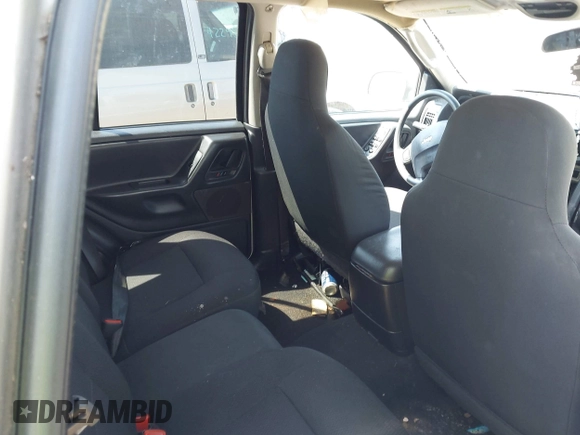 2004 Jeep Grand Cherokee Laredo z VIN 1J4GW48SX4C283922, wystawiony jako IAAI lot #42306869 z przebiegiem 263 812 mil mil oraz . Historia ofert i sprzedaży dostępna na DreamBid. Obrazek 8.