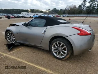 2010 Nissan 370Z z VIN JN1AZ4FH0AM301315, wystawiony jako Copart lot #86204894 z przebiegiem Nie podano mil oraz Szkody całkowita. Historia ofert i sprzedaży dostępna na DreamBid. Obrazek 2.