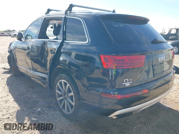 2017 Audi Q7 Premium Plus z VIN WA1LAAF74HD044974, wystawiony jako IAAI lot #41823974 z przebiegiem 135 619 mil mil oraz . Historia ofert i sprzedaży dostępna na DreamBid. Obrazek 3.