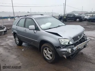 2002 Lexus RX 300 with VIN JTJHF10UX20282500, listed as a IAAI auction lot 41906938 with 118,016 mi miles. Bid and sale history available at carsss.com. Image 1.