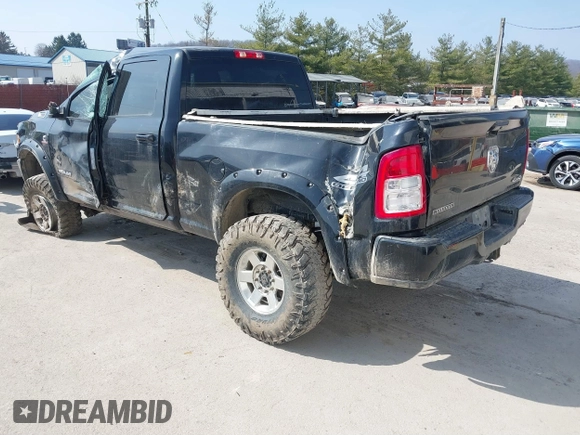 2022 Ram 2500 Big Horn with VIN 3C6UR5DL3NG382141, listed as a IAAI auction lot 41804461 with 46,289 mi miles. Bid and sale history available at carsss.com. Image 3.