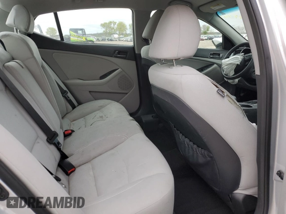 2014 Kia Optima LX z VIN 5XXGM4A73EG266544, wystawiony jako Copart lot #53988705 z przebiegiem 66 356 mil mil oraz Szkoda całkowita • Salvage title. Historia ofert i sprzedaży dostępna na DreamBid. Obrazek 10.