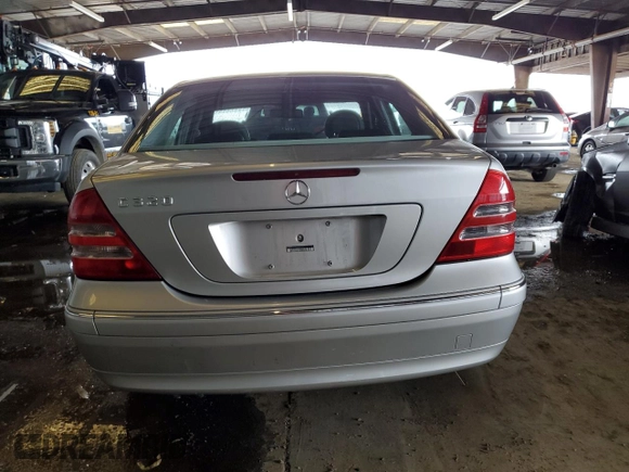 2003 Mercedes-Benz C 230/260/280/320 with VIN WDBRF64J93F383691, listed as a Copart auction lot 44383405 with 266,692 mi miles and Salvage Title. Bid and sale history available at DreamBid. Image 6.