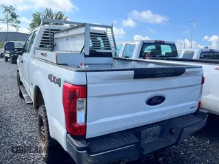 2019 Ford F-250 XL z VIN 1FT7X2B64KEC60947, wystawiony jako IAAI lot #42674456 z przebiegiem 117 379 mil mil oraz . Historia ofert i sprzedaży dostępna na DreamBid. Obrazek 15.