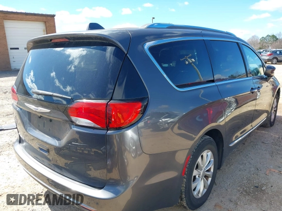 2018 Chrysler Pacifica Touring L with VIN 2C4RC1BG4JR204161, listed as a IAAI auction lot 41737734 with 87,323 mi miles and . Bid and sale history available at DreamBid. Image 4.