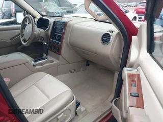 2007 Ford Explorer Eddie Bauer z VIN 1FMEU64E47UA62406, wystawiony jako IAAI lot #41721334 z przebiegiem 98 896 mil mil oraz . Historia ofert i sprzedaży dostępna na DreamBid. Obrazek 5.