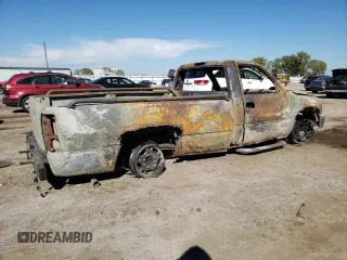 2000 Chevrolet Silverado 2500 z VIN 1GCGK24U7YE107000, wystawiony jako Copart lot #74624144 z przebiegiem Nie podano mil oraz Nie do naprawy • Non repairable. Historia ofert i sprzedaży dostępna na DreamBid. Obrazek 3.