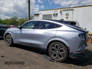 2022 Ford Mustang Mach-E GT z VIN 3FMTK4SE6NMA31440, wystawiony jako Copart lot #55771295 z przebiegiem 29 176 mil mil oraz Szkody całkowita. Historia ofert i sprzedaży dostępna na DreamBid. Obrazek 2.