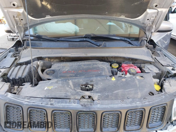 2019 Jeep Compass Latitude with VIN 3C4NJDBB4KT754484, listed as a IAAI auction lot 42324284 with 85,637 mi miles and . Bid and sale history available at DreamBid. Image 10.