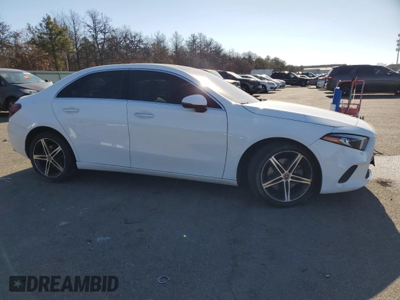 2022 Mercedes-Benz A 220 z VIN W1K3G4FB6NJ349440, wystawiony jako Copart lot #80438744 z przebiegiem 28 483 mil mil oraz Szkoda całkowita • Salvage title. Historia ofert i sprzedaży dostępna na DreamBid. Obrazek 4.