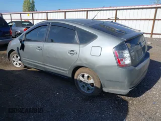 2004 Toyota Prius with VIN JTDKB20U640038596, listed as a IAAI auction lot 42120941 with 245,743 mi miles. Bid and sale history available at carsss.com. Image 3.