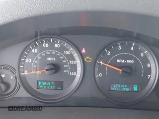 2005 Jeep Grand Cherokee Laredo z VIN 1J4HS48N65C563266, wystawiony jako IAAI lot #42784524 z przebiegiem 156 702 mil mil oraz . Historia ofert i sprzedaży dostępna na DreamBid. Obrazek 7.