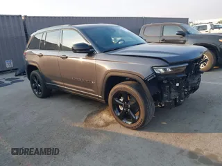 2023 Jeep Grand Cherokee Altitude z VIN 1C4RJGAG7PC647982, wystawiony jako IAAI lot #41407915 z przebiegiem 1 762 mil mil oraz . Historia ofert i sprzedaży dostępna na DreamBid. Obrazek 1.