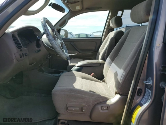 2001 Toyota Sequoia SR5 with VIN 5TDZT34A71S043137, listed as a Copart auction lot 47221885 with 101,156 mi miles and Salvage Title. Bid and sale history available at carsss.com. Image 7.