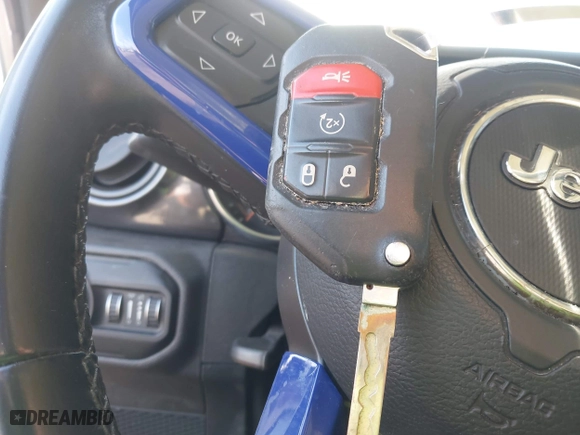 2020 Jeep Gladiator Sport S with VIN 1C6HJTAG3LL214469, listed as a IAAI auction lot 42017170 with 114,599 mi miles. Bid and sale history available at carsss.com. Image 11.