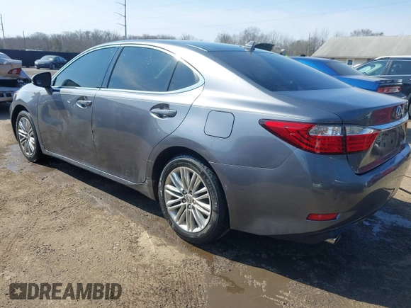 2013 Lexus ES 4dr Sdn with VIN JTHBK1GG9D2062663, listed as a IAAI auction lot 41662530 with 190,841 mi miles. Bid and sale history available at carsss.com. Image 3.
